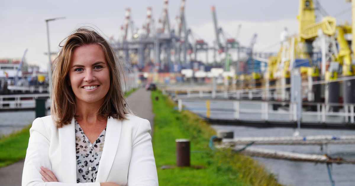 Renate Rothmann Successful PhD Defense Renée Rotmans - Amsterdam Centre for Business ...