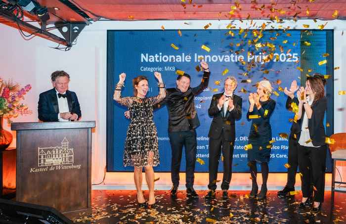 Pictured: Henk Volberda (L) with Ecoplant, winners in the SME category